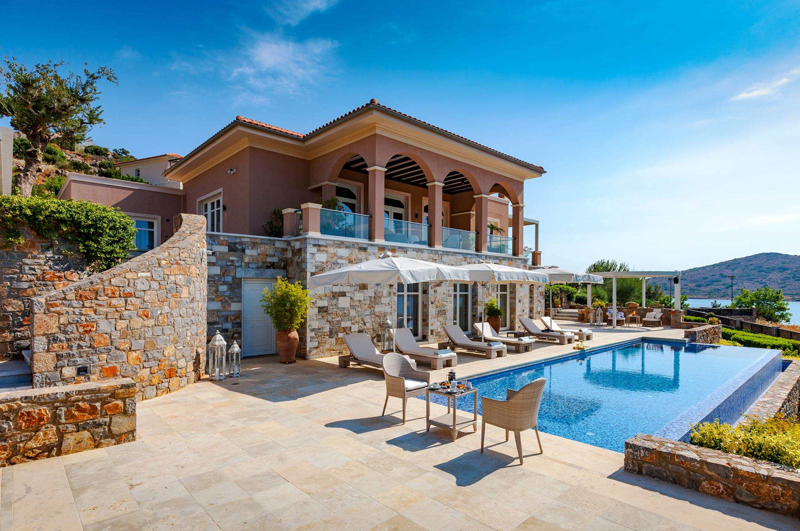 villa-octavia-swimming-pool-terrace-alfresco-lounge-sea-view-luxury-crete
