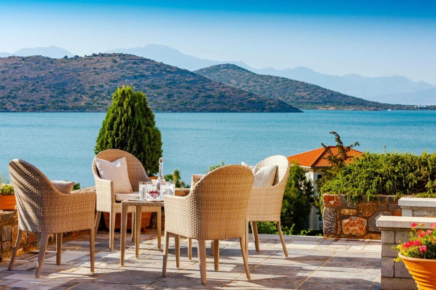 villa-octavia-terrace-dining-sea-view-luxury-crete