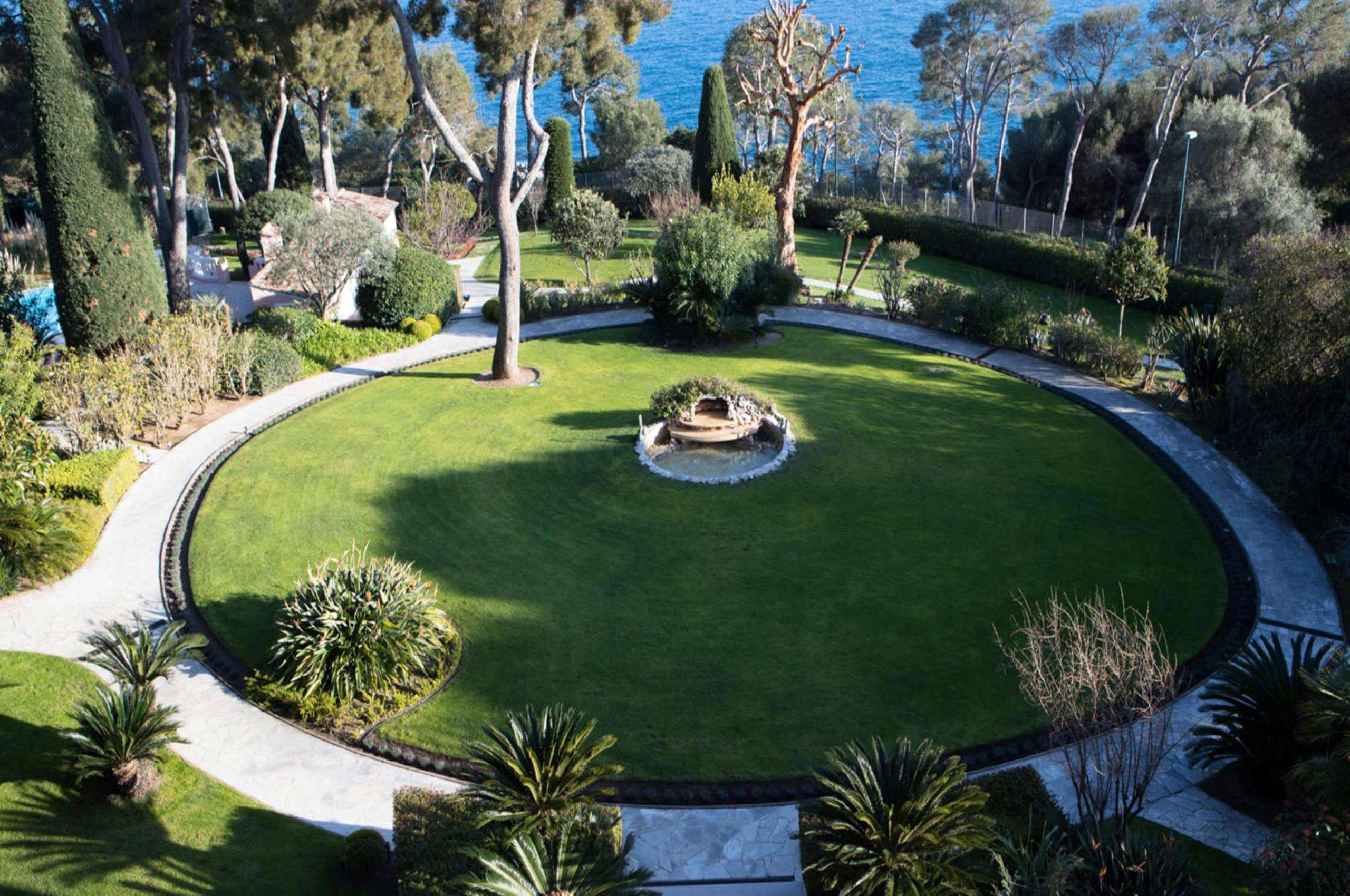 villa-rosa-garden-sea-view-spacious-tropical-retreat-luxury-cap-ferrat