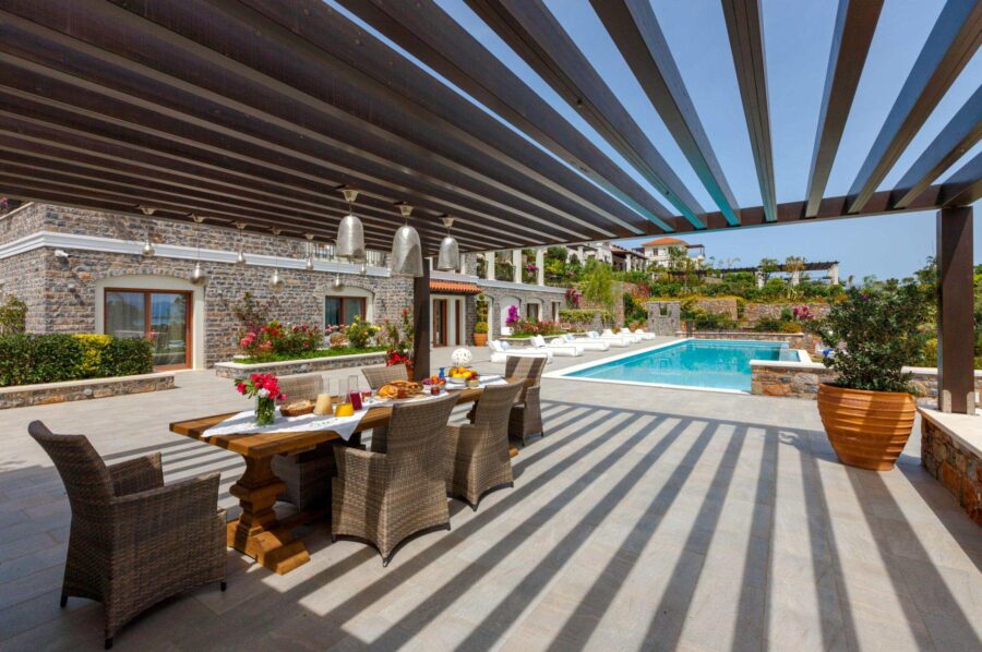 villa-una-cabana-alfresco-dining-swimming-pool-luxury-rental-crete