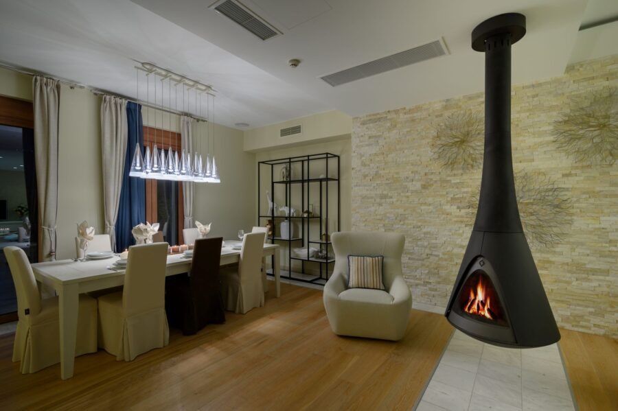 villa-una-dining-room-fireplace-crete