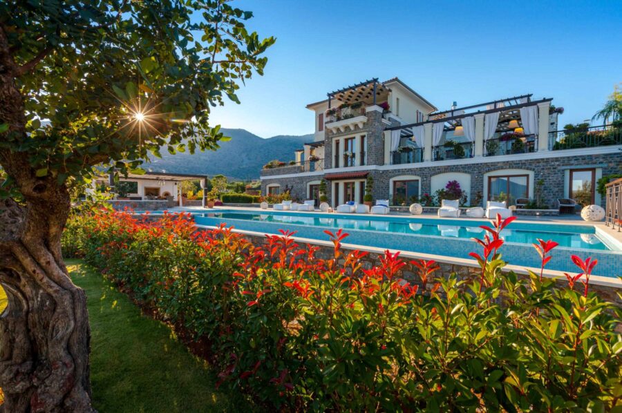 villa-una-exterior-garden-swimming-pool-summer-grand-rental-property-luxury-crete