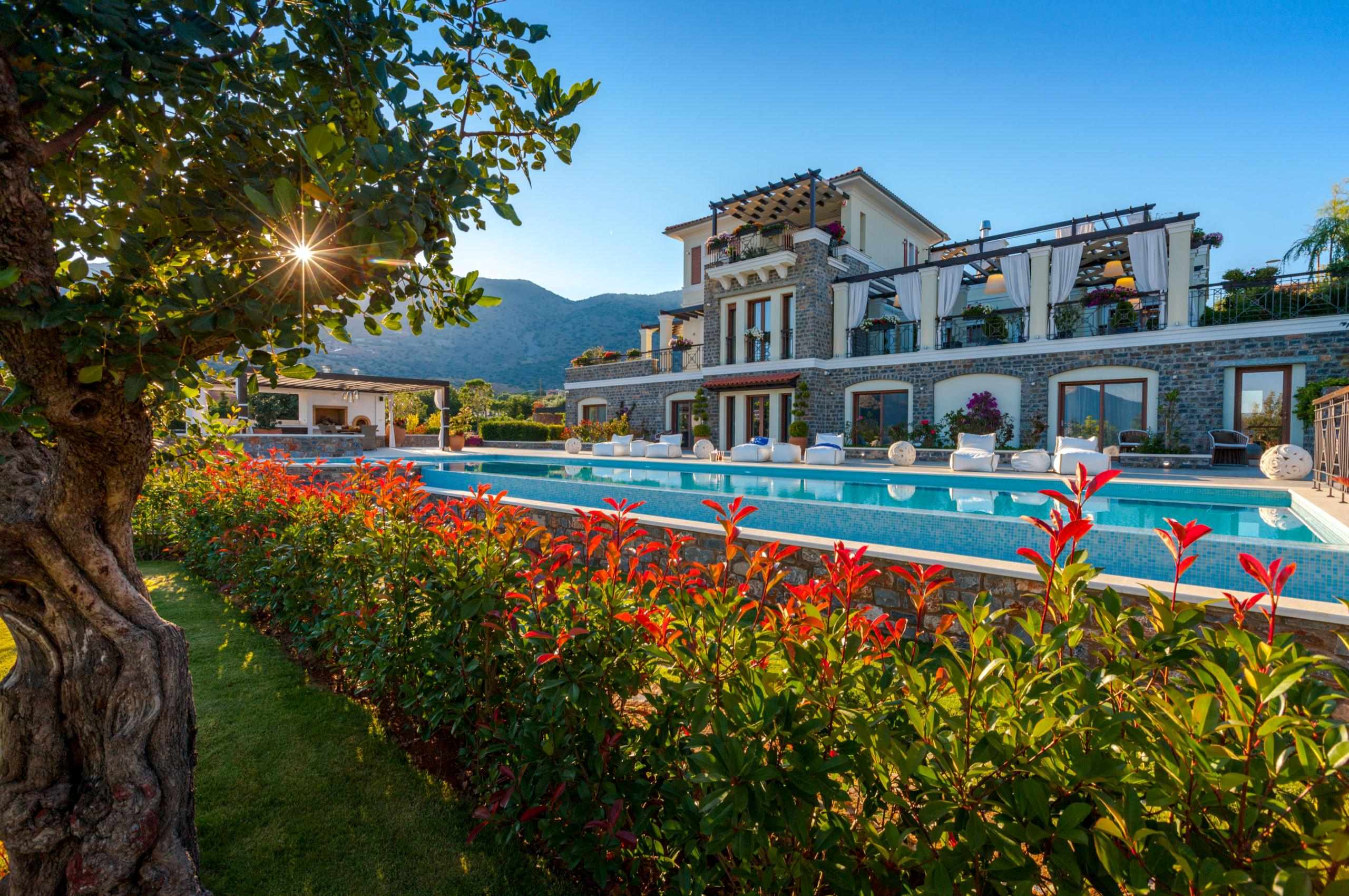 villa-una-exterior-garden-swimming-pool-summer-grand-rental-property-luxury-crete
