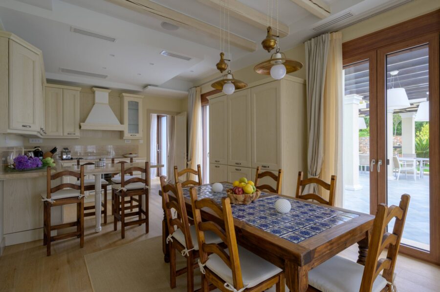 villa-una-kitchen-dining-room-crete