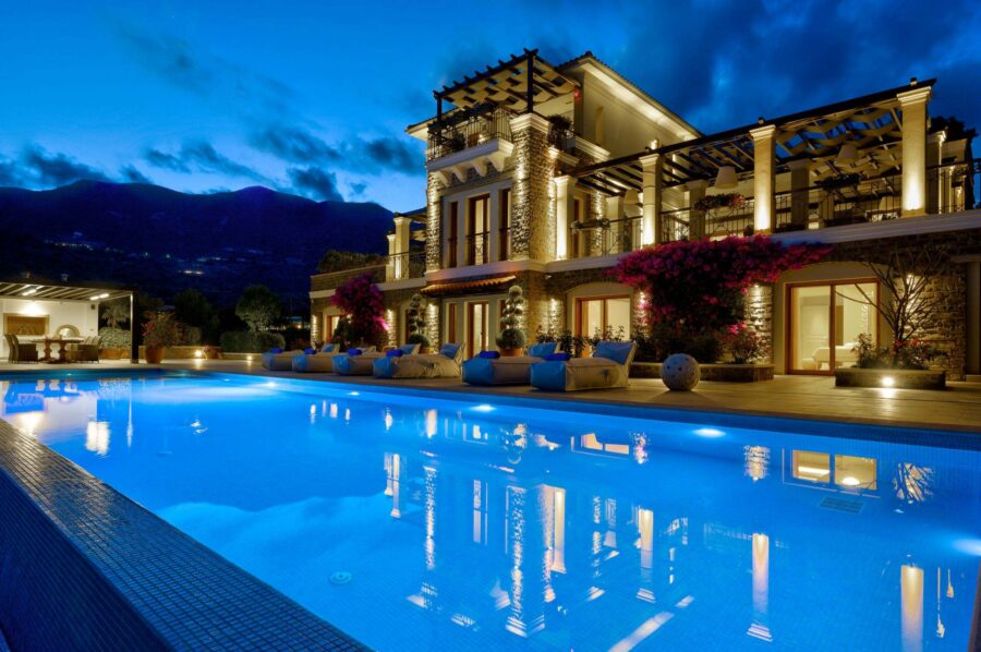 villa-una-swimming-pool-terrace-cabana-night-luxury-rental-retreat-crete