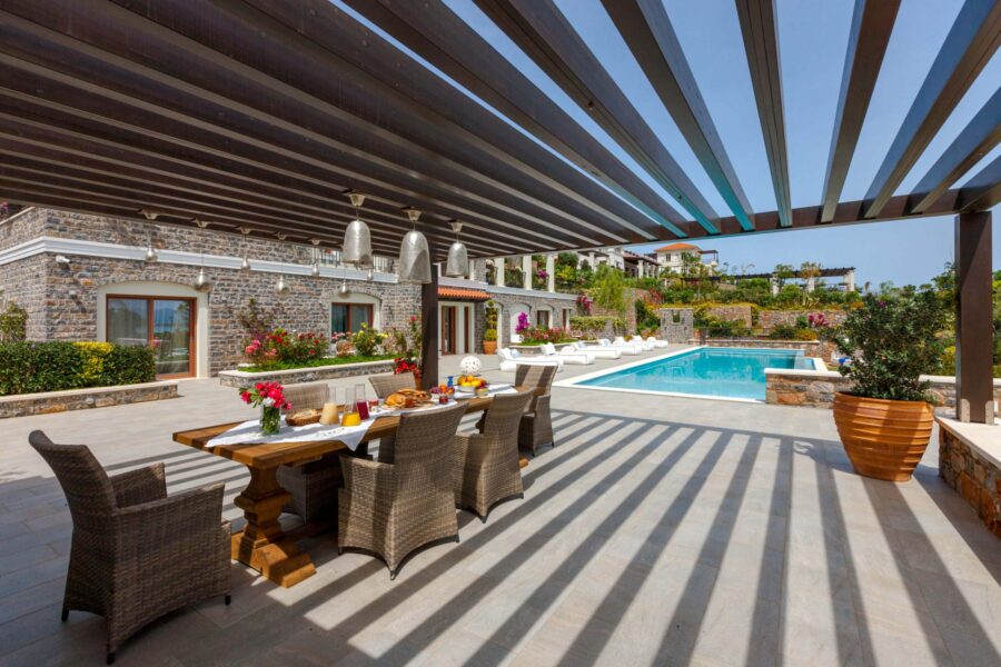 villa-una-terrace-swimmingpool-alfresco-dining-luxury-crete