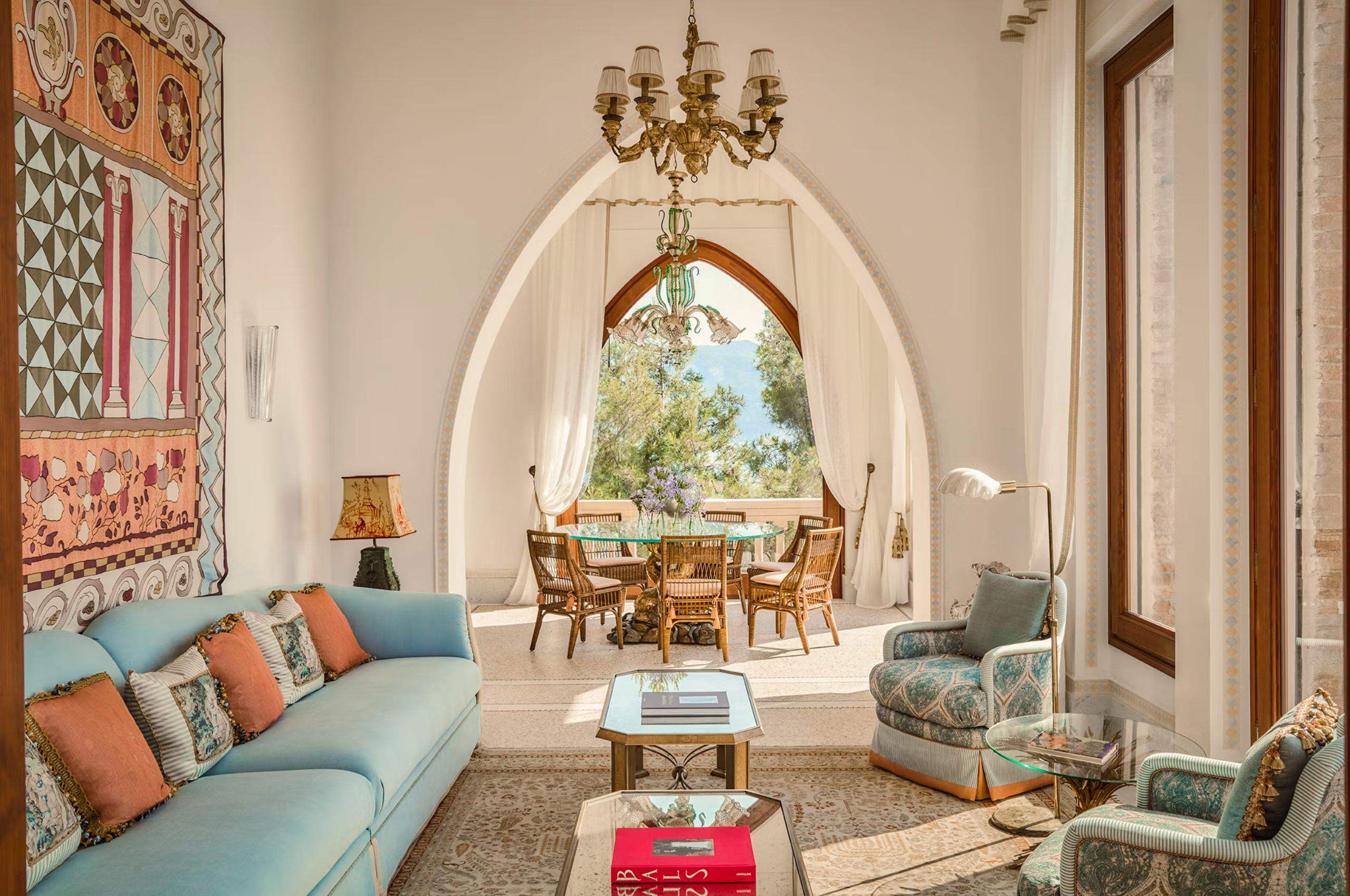 villa-cinzia-living-room-lounge-openplan-dining-room-sea-view-elegant-luxury-design-portofino