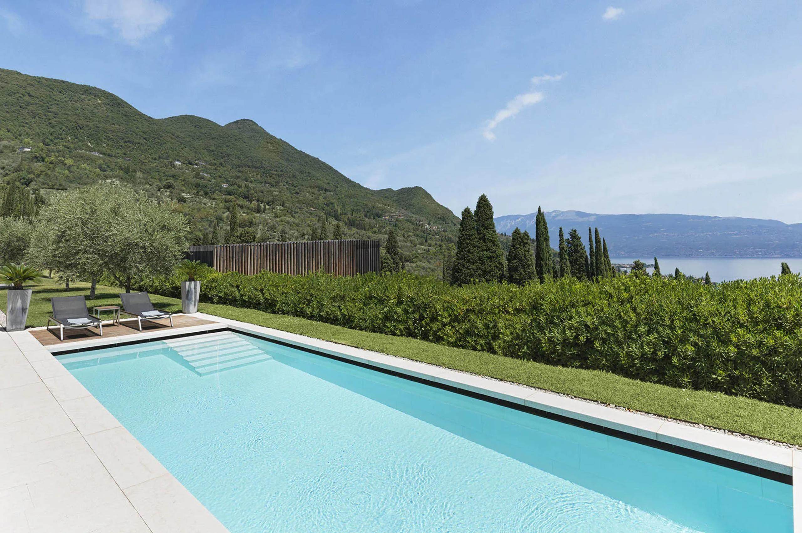 villa-luna-swimming-pool-scenic-lake-views-garden-paradise-serene-tranquil-oasis-luxury-lakegarda