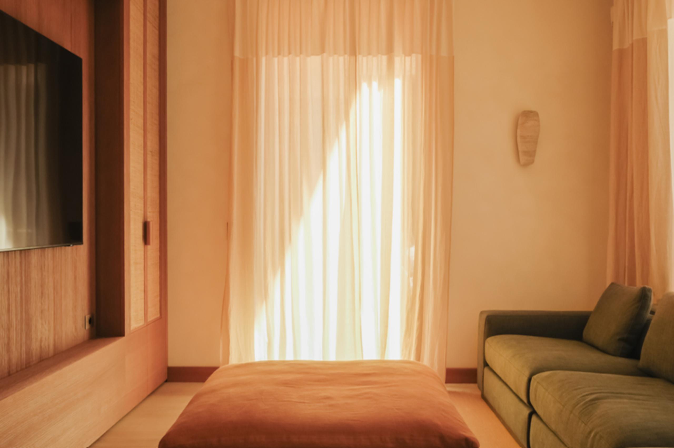 villa-olive-tv-lounge-cinema-serene-tranquil-design-luxury-lacroixvalmer