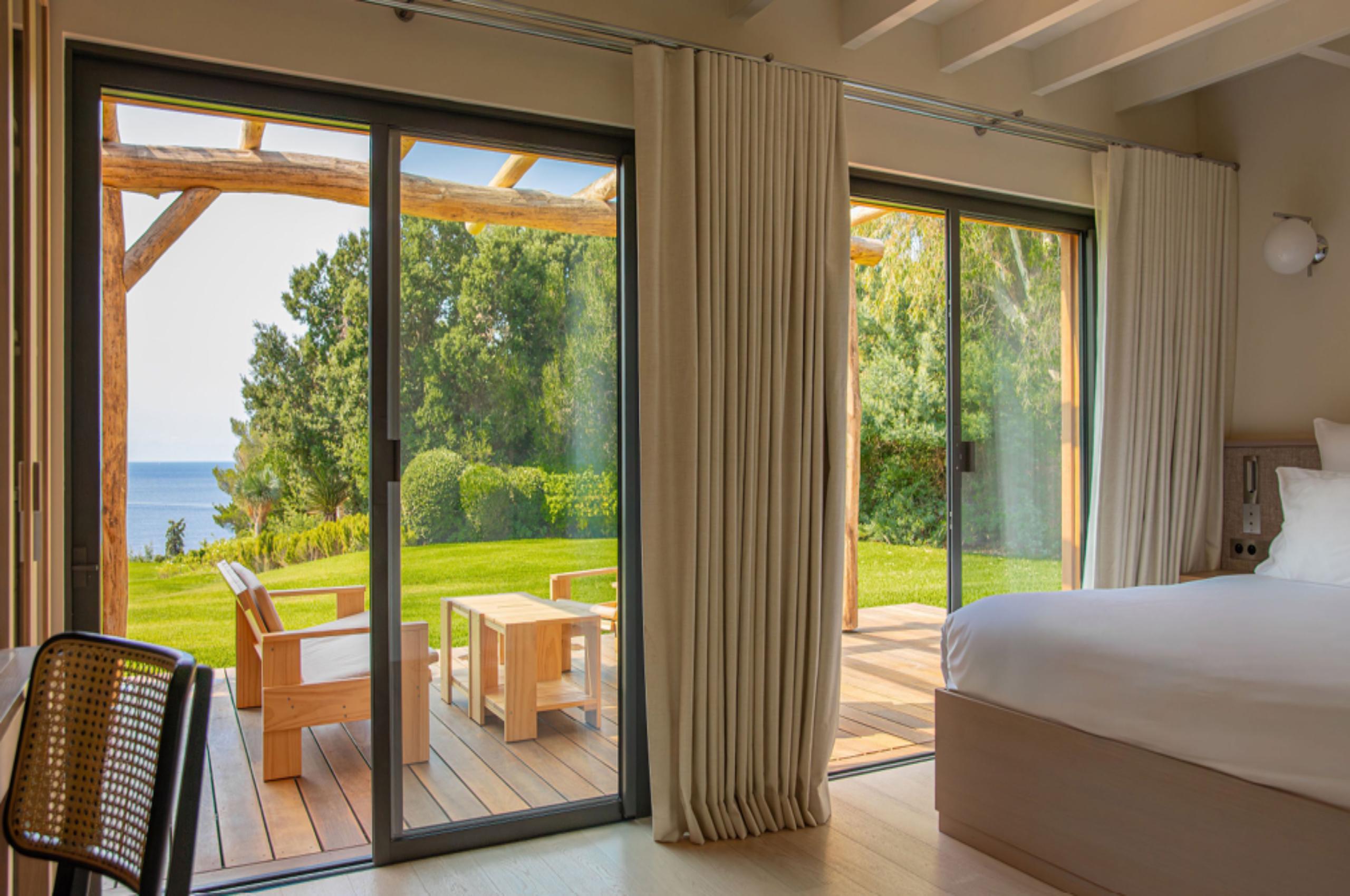 villa-pine-bedroom-sea-view-garden-terrace-access-sleek-modern-design-luxury-lacroixvalmer