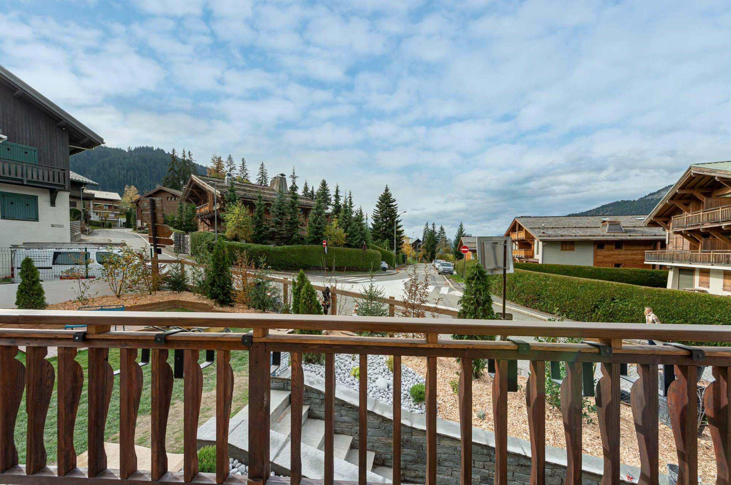 chalet-bellvie-balcony-view-luxury-megeve