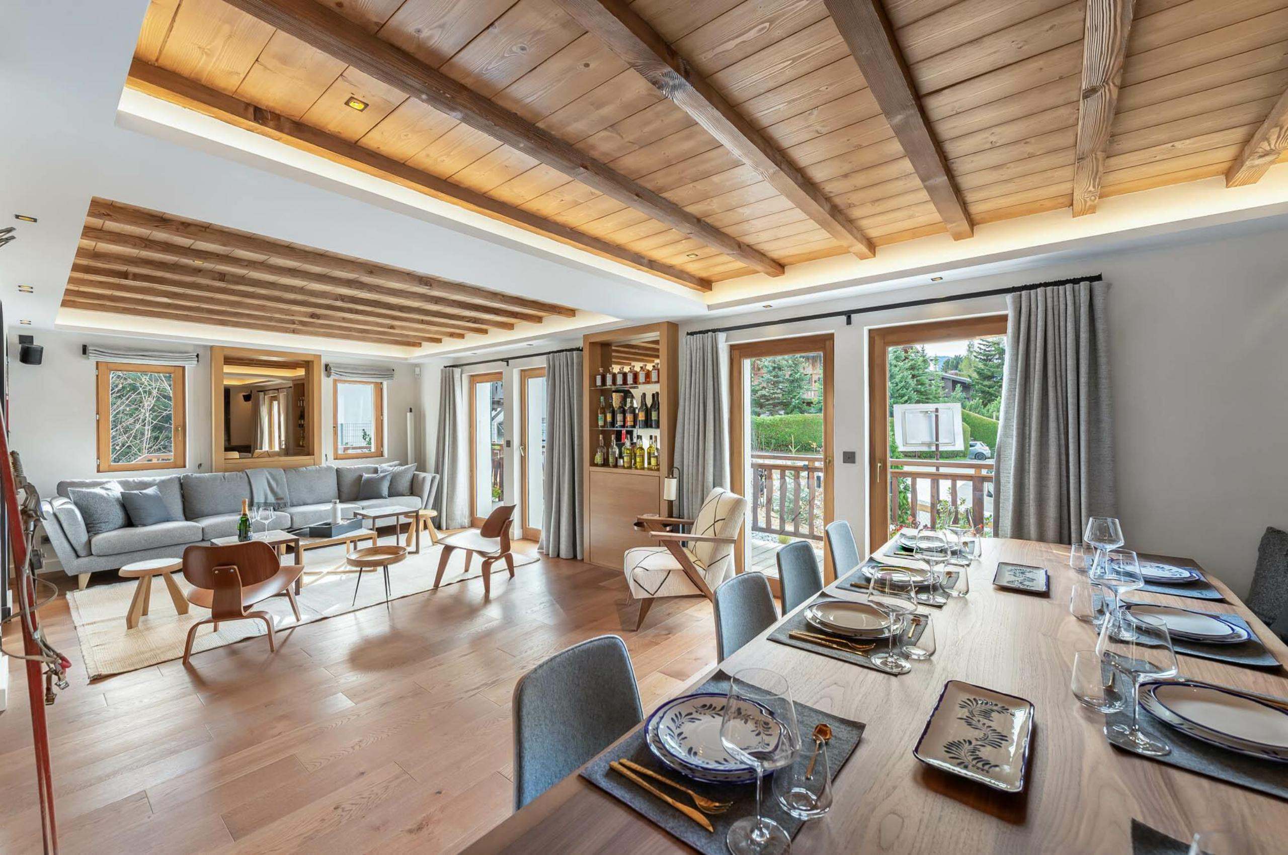 chalet-bellvie-dining-room-openplan-modern-interior-luxury-megeve