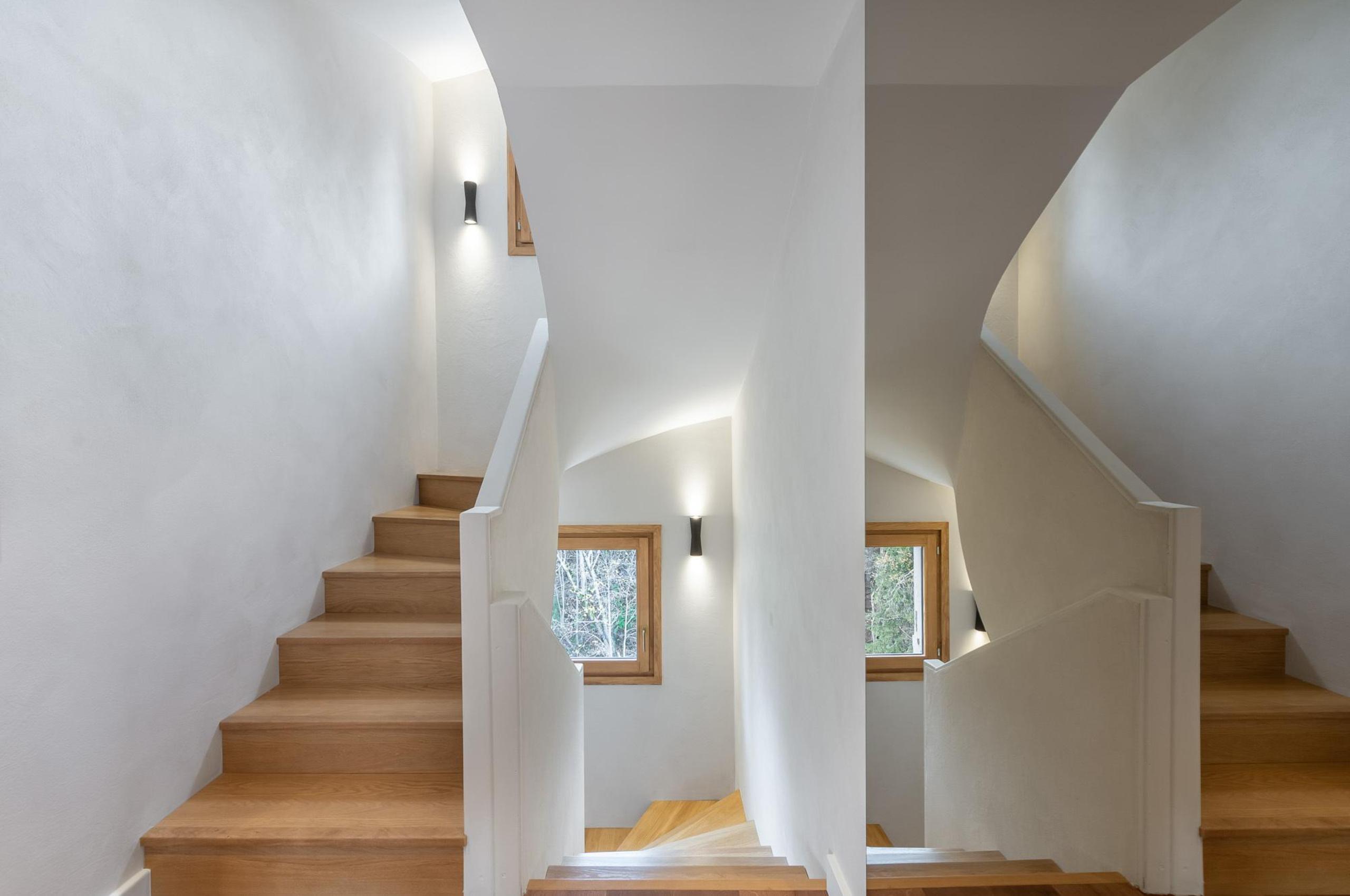chalet-bellvie-hallway-staircase-luxury-megeve