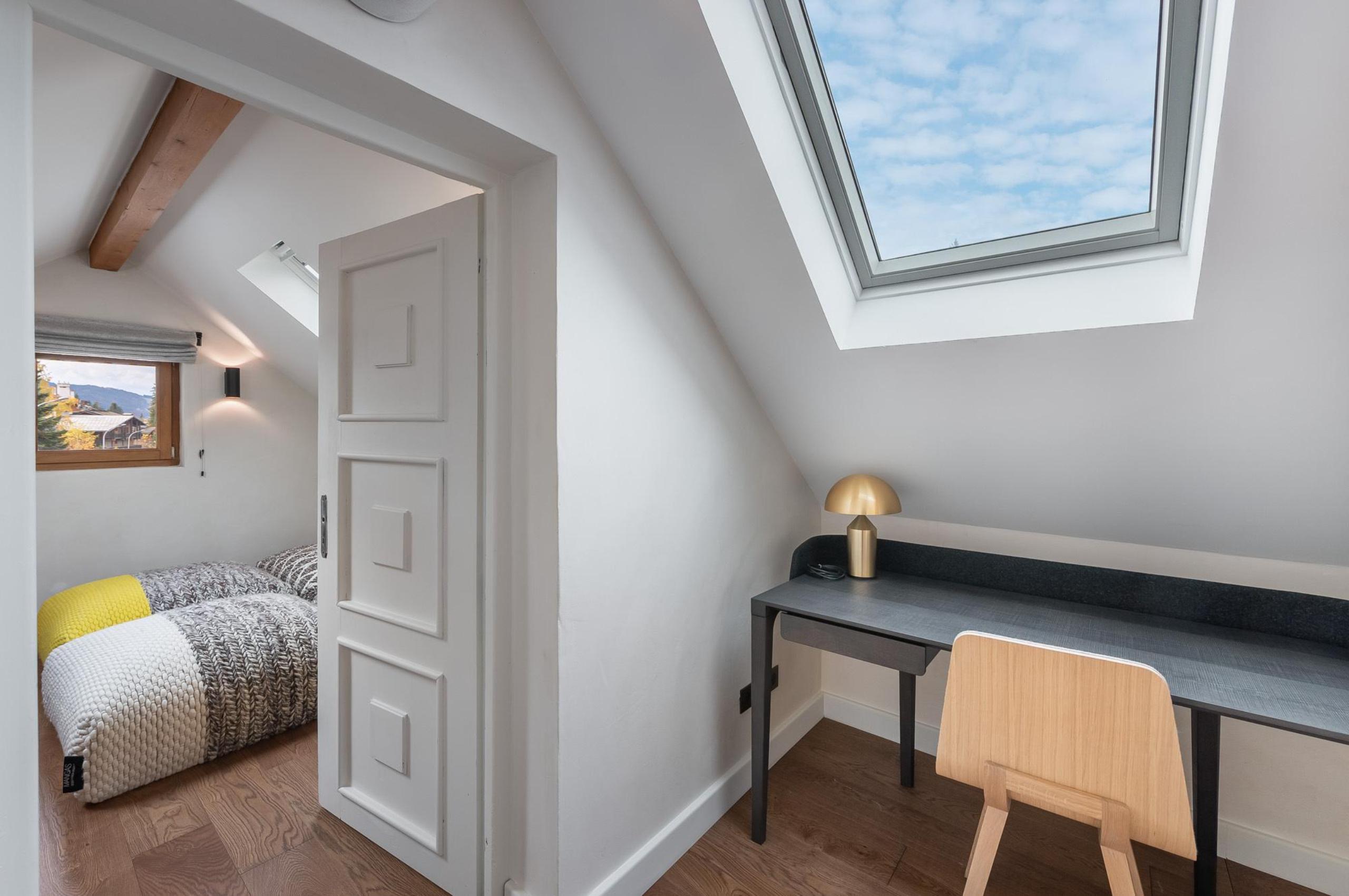 chalet-bellvie-office-desk-workspace-luxury-megeve