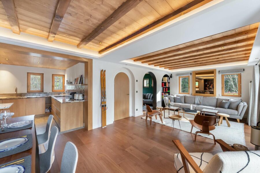 chalet-bellvie-openplan-living-area-luxury-megeve