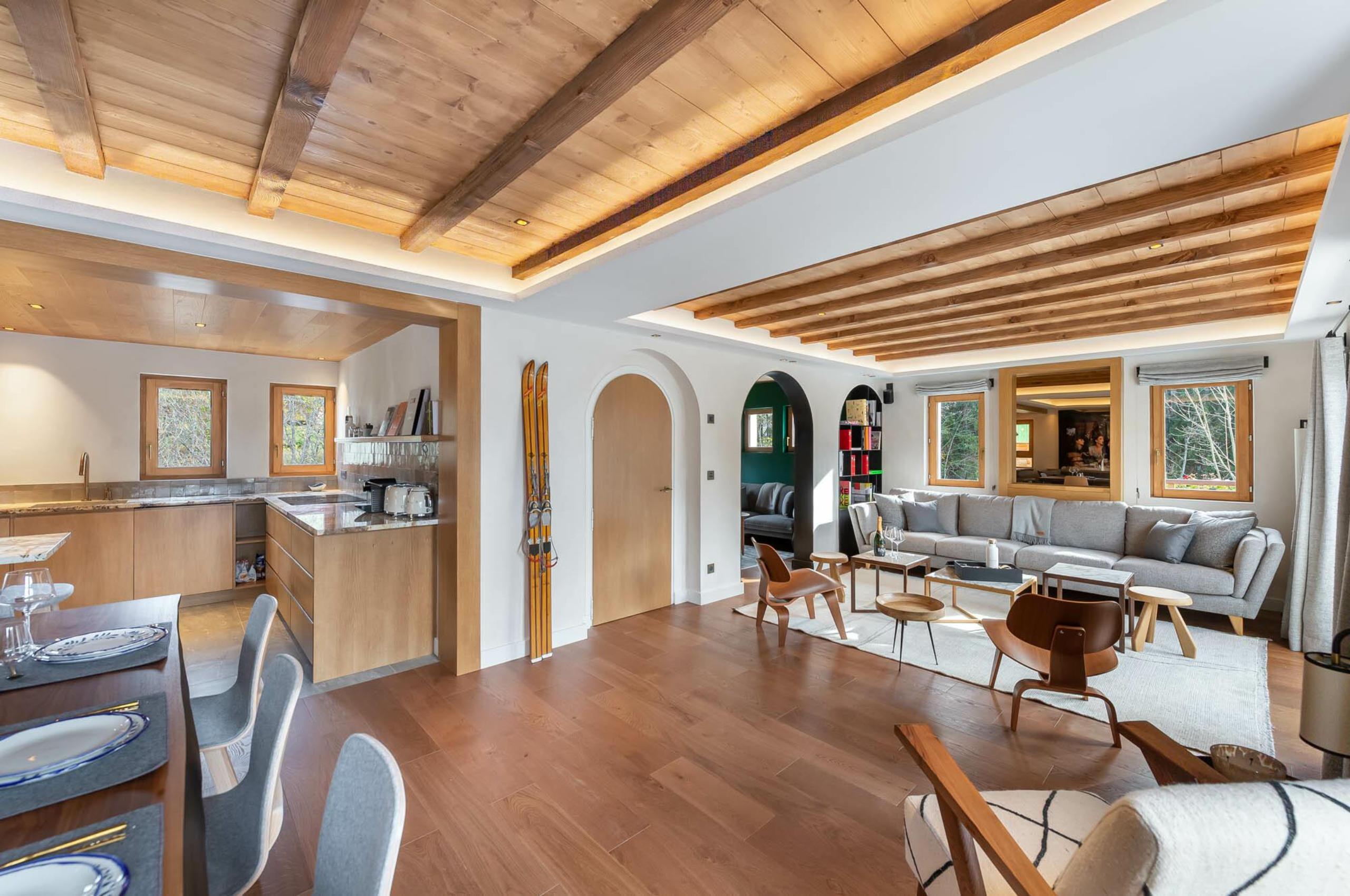 chalet-bellvie-openplan-living-area-luxury-megeve