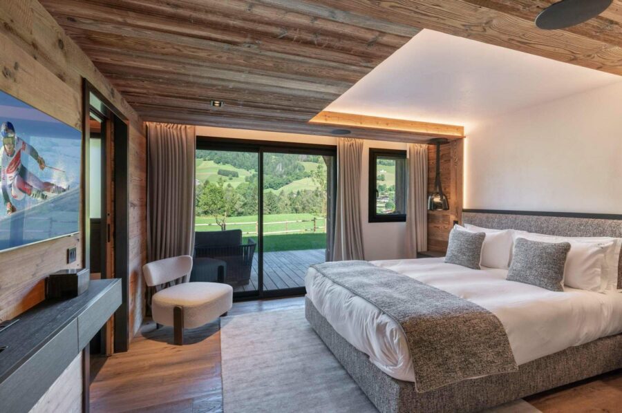 chalet-griselda-bedroom-scenic-alpine-views-luxury-megeve