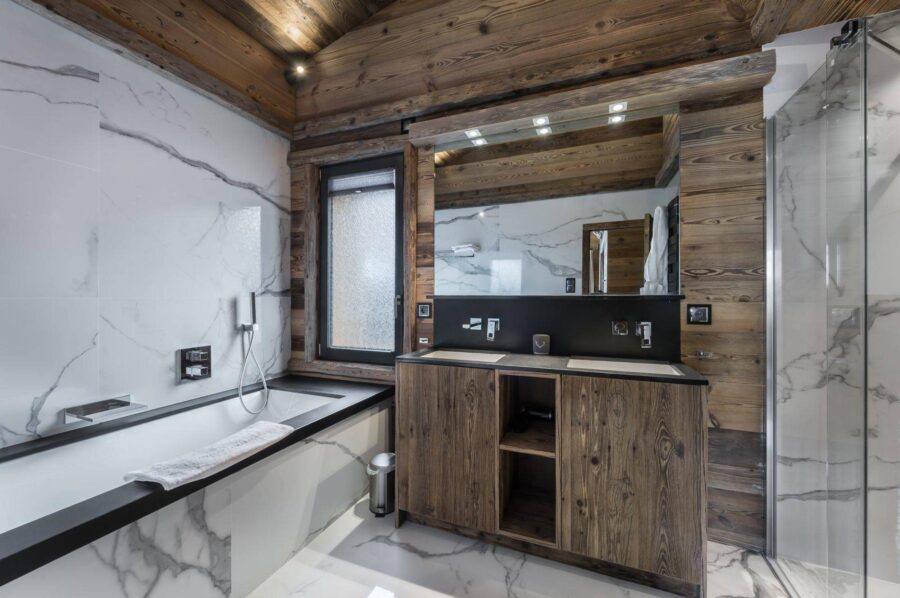 chalet-lara-bathroom-double-sink-bathtub-shower-luxury-megeve