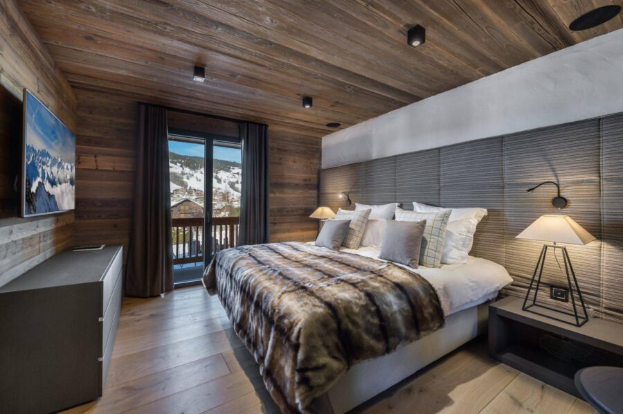 chalet-lara-bedroom-mountain-view-luxury-megeve