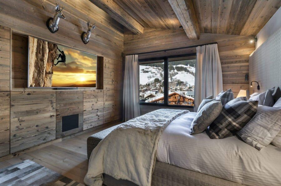 chalet-lara-bedroom-scenic-views-luxury-megeve