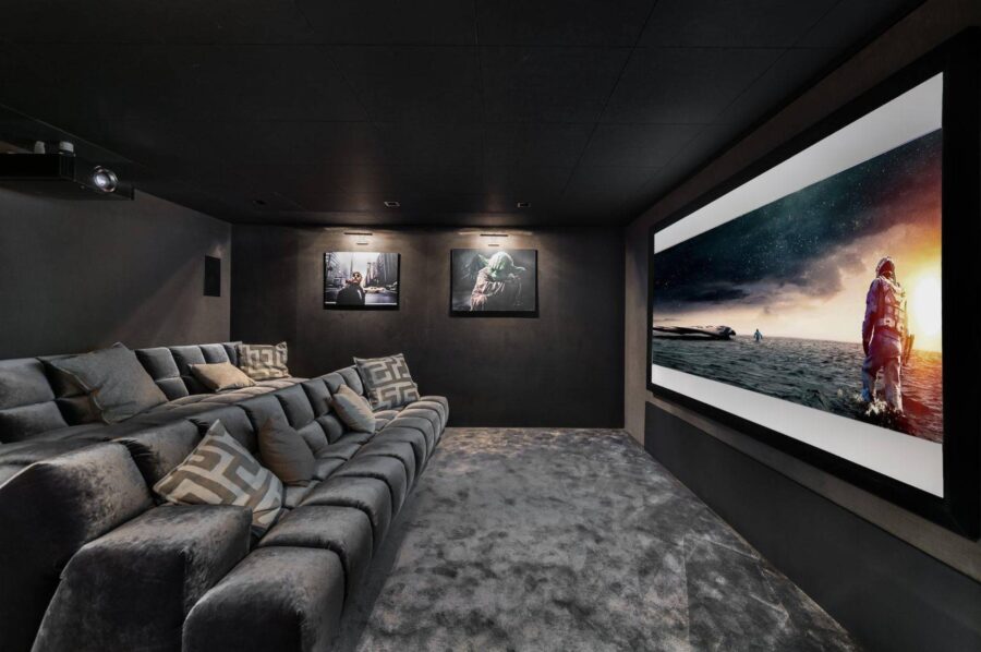chalet-lara-cinema-room-film-night-family-friendly-luxury-megeve