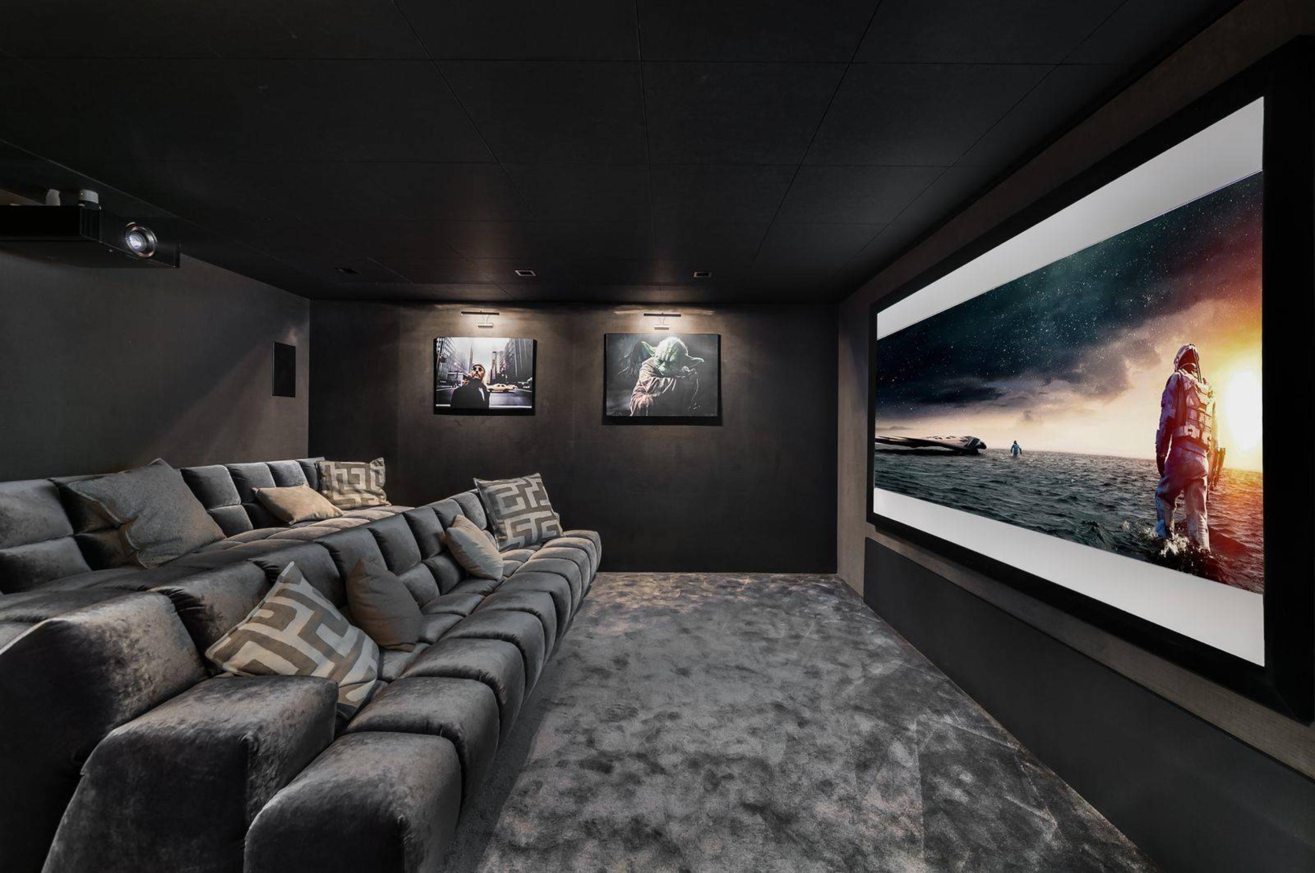 chalet-lara-cinema-room-film-night-family-friendly-luxury-megeve
