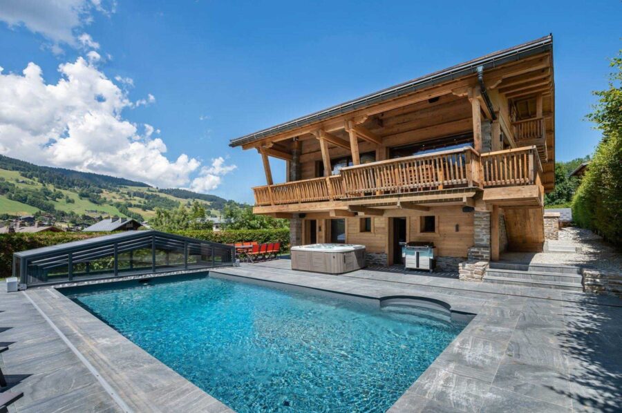 chalet-lara-exterior-swimming-pool-luxury-megeve