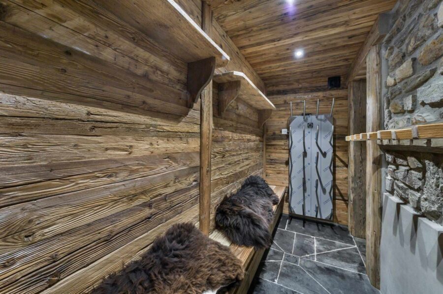 chalet-lara-ski-room-boot-storage-luxury-megeve