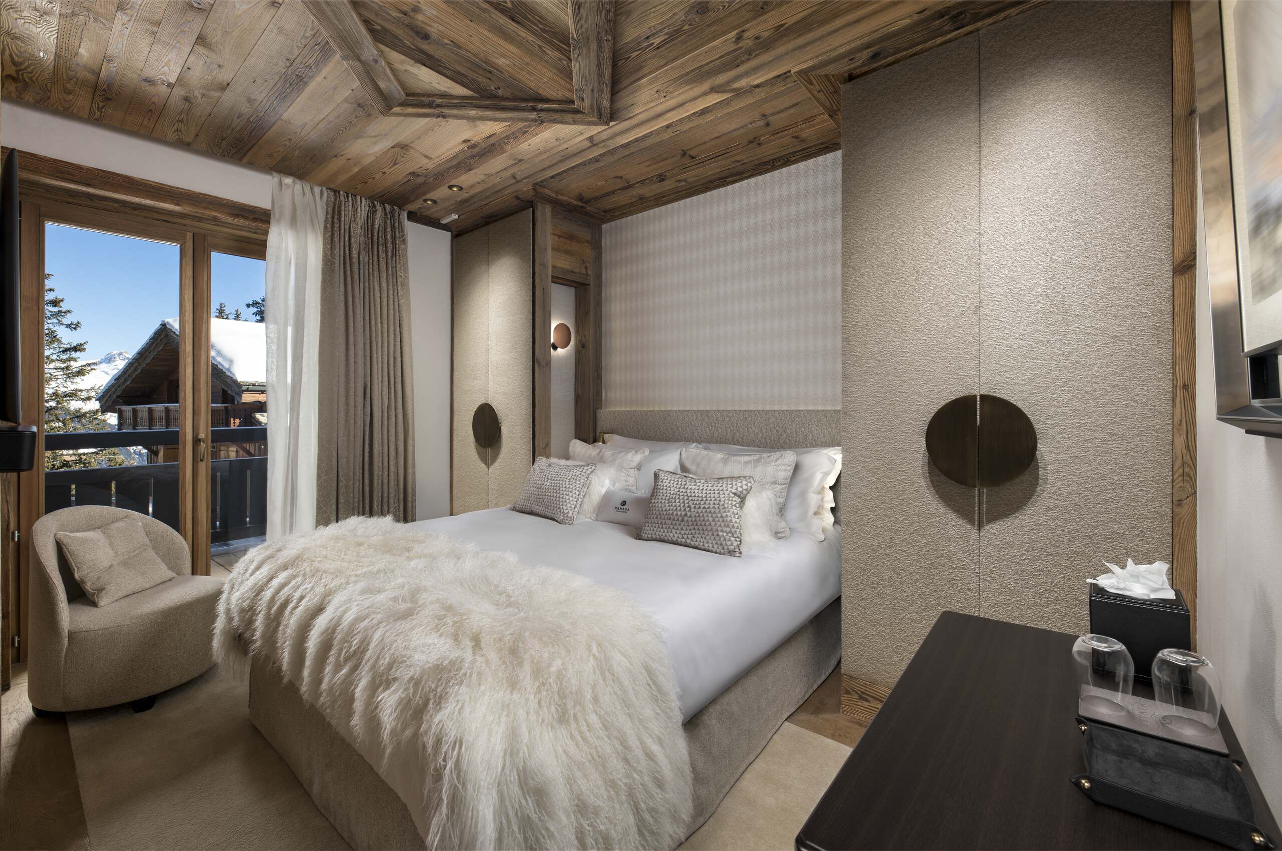 chalet-anastasia-bedroom-mountainview-modern-alpine-chic-interior-courchevel1850-luxury