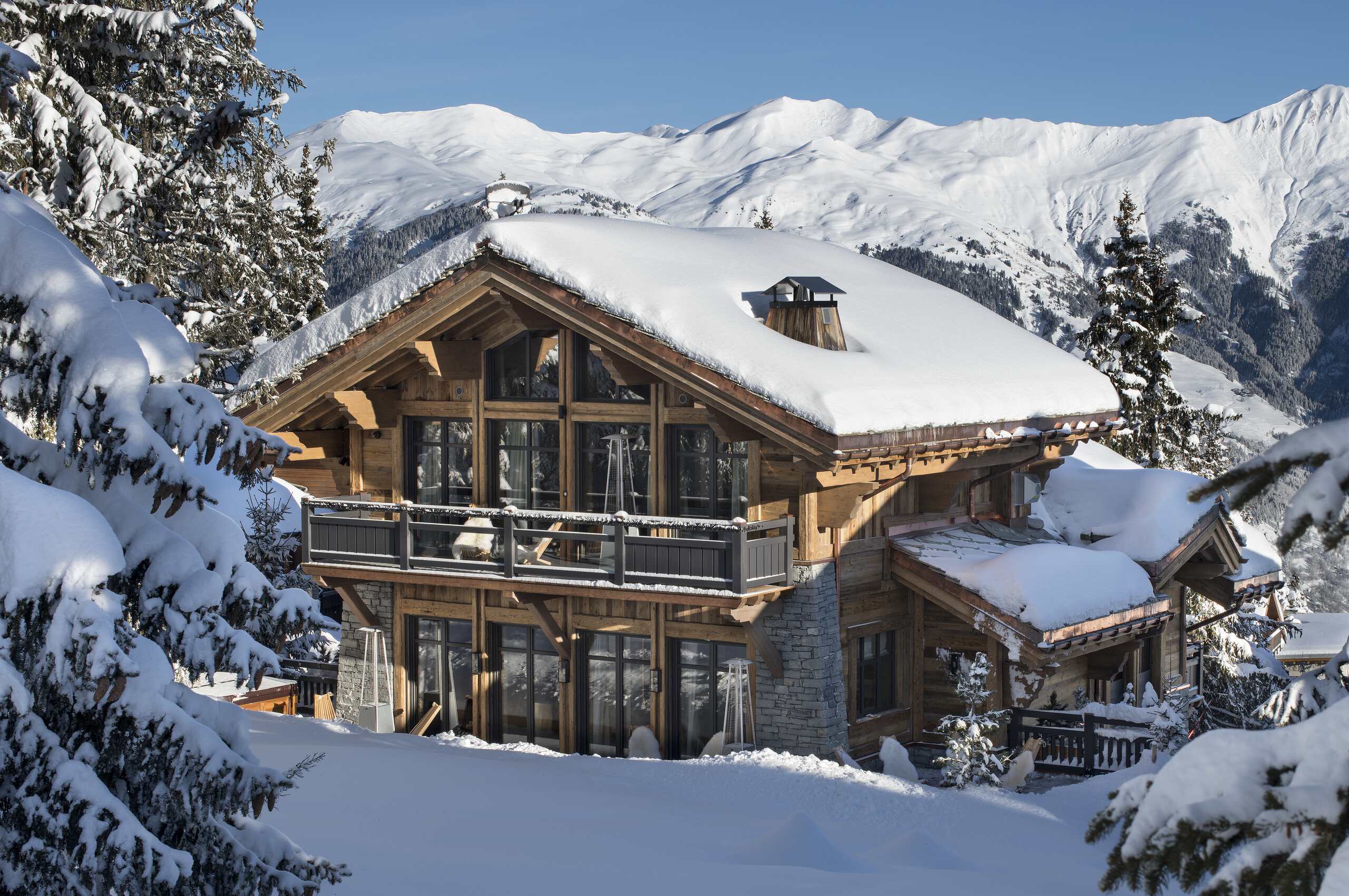 chalet-anastasia-exterior-mountainviews-luxury-rental-retreat-alps-courchevel1850