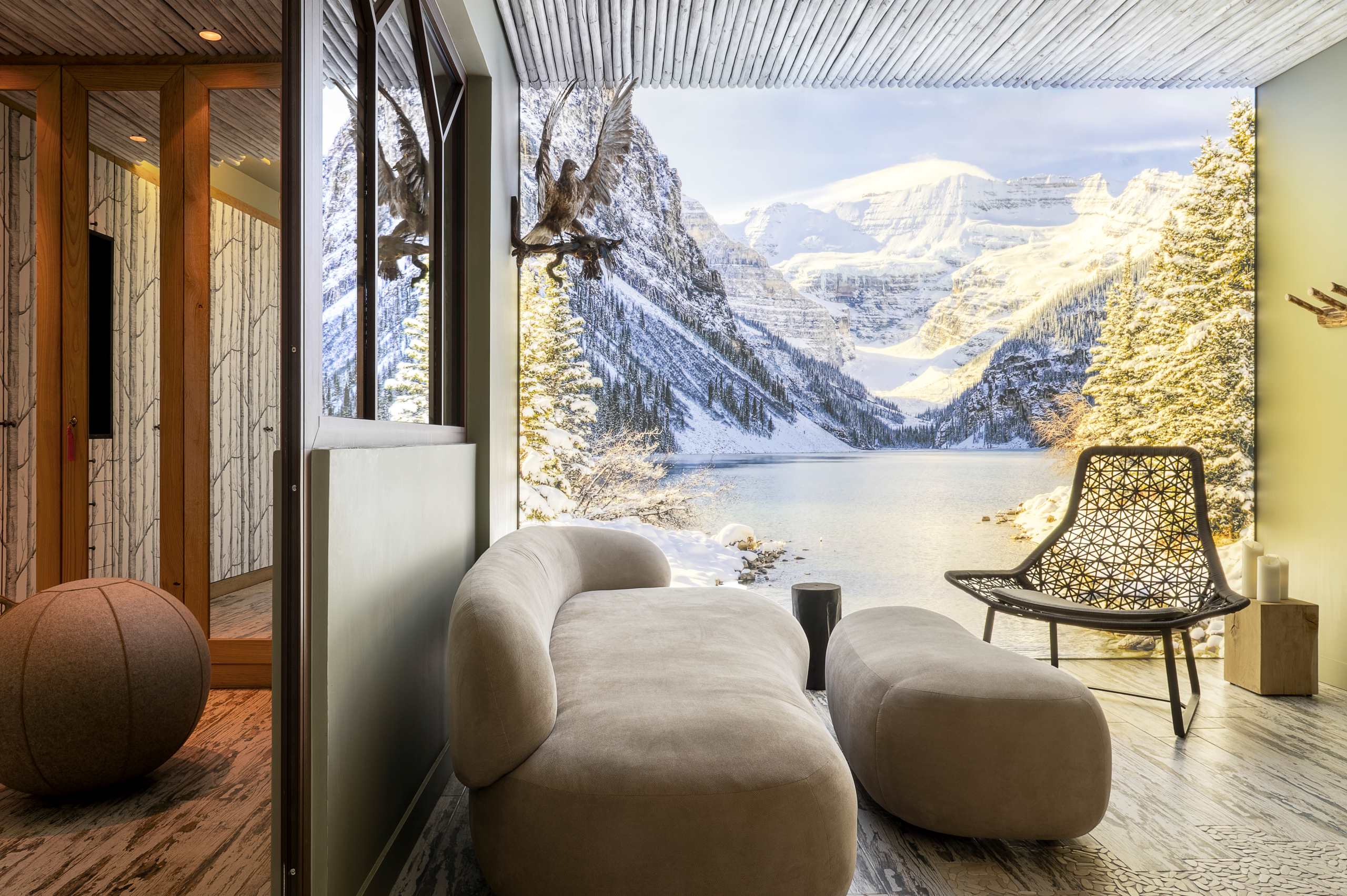 chalet-artsy-lounge-livingarea-wellness-artwork-unique-modern-design-luxury-courchevel1550