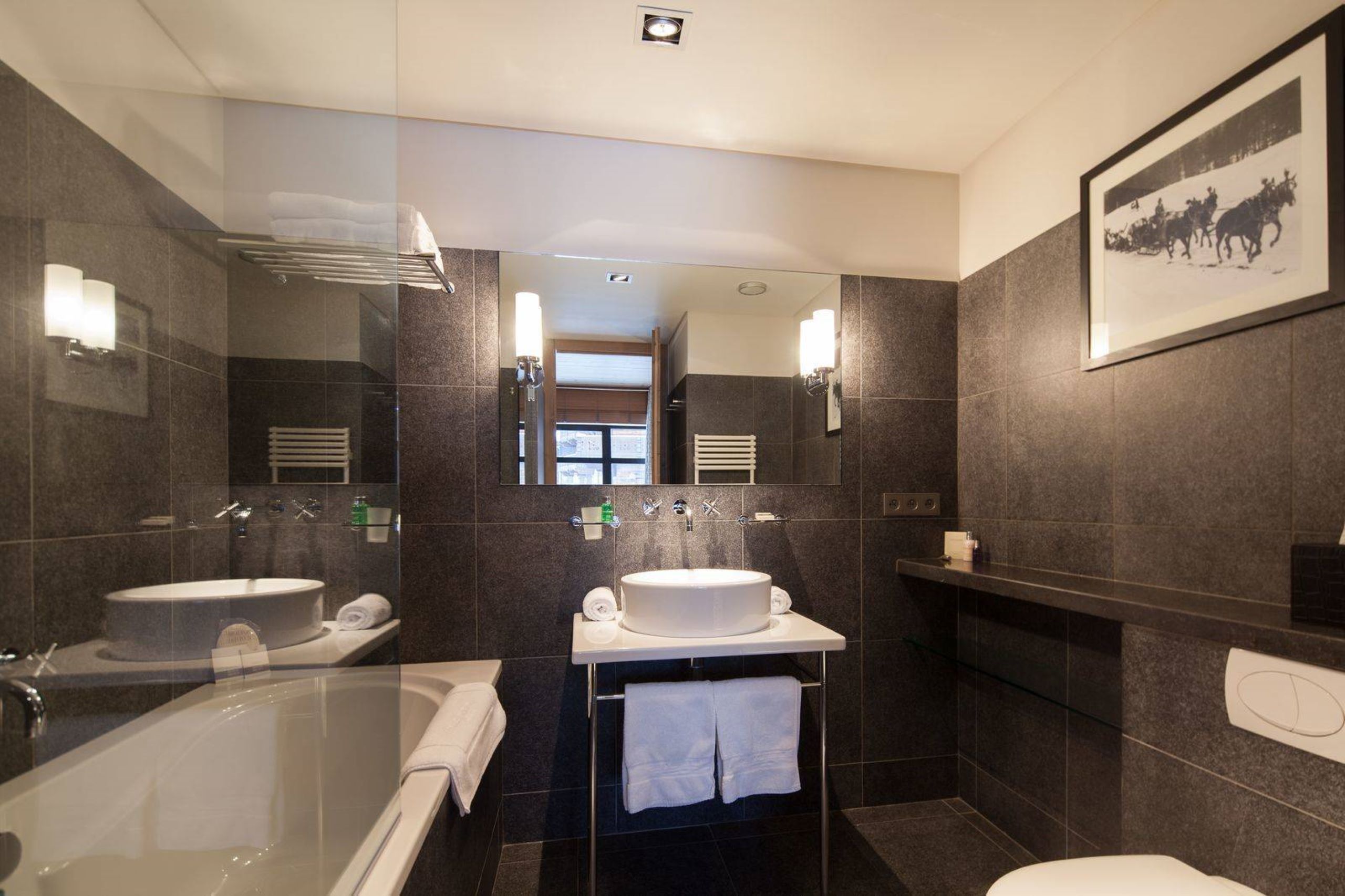 chalet-giselle-bathroom-sleek-modern-stylish-design-luxury-courchevel1850