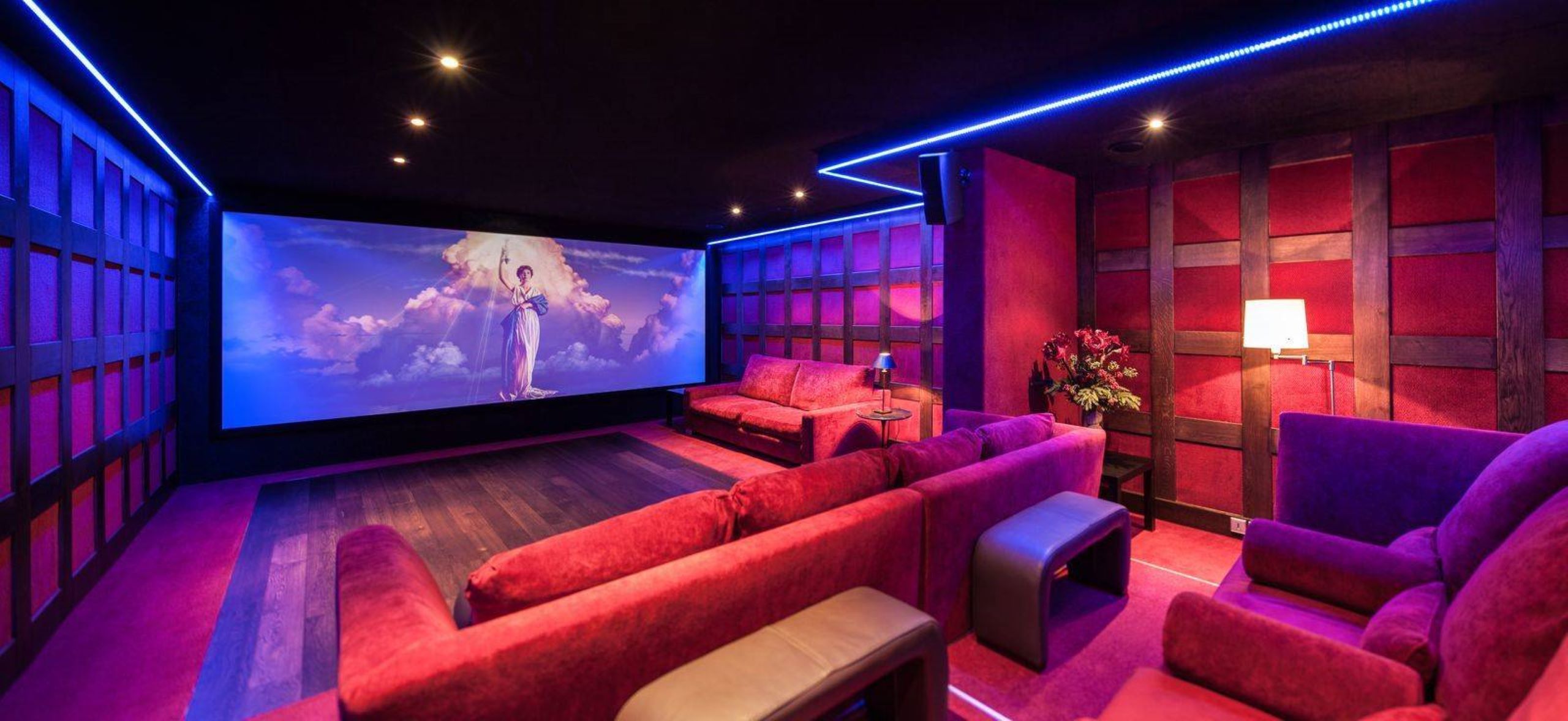chalet-giselle-cinema-film-room-entertainment-movie-nights-luxury-interiordesign-courchevel1850