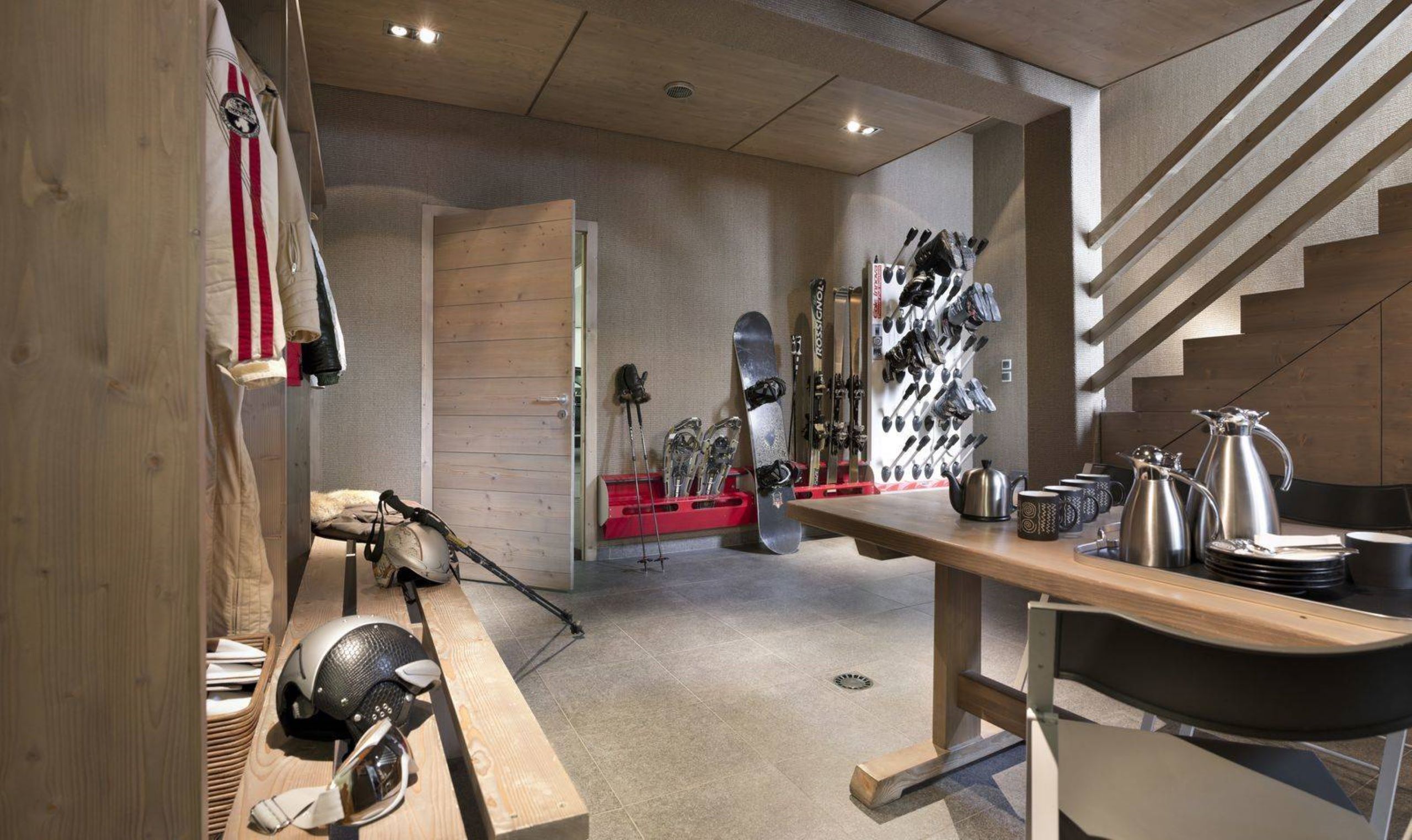 chalet-giselle-skiroom-skiin-skiout-luxury-courchevel1850