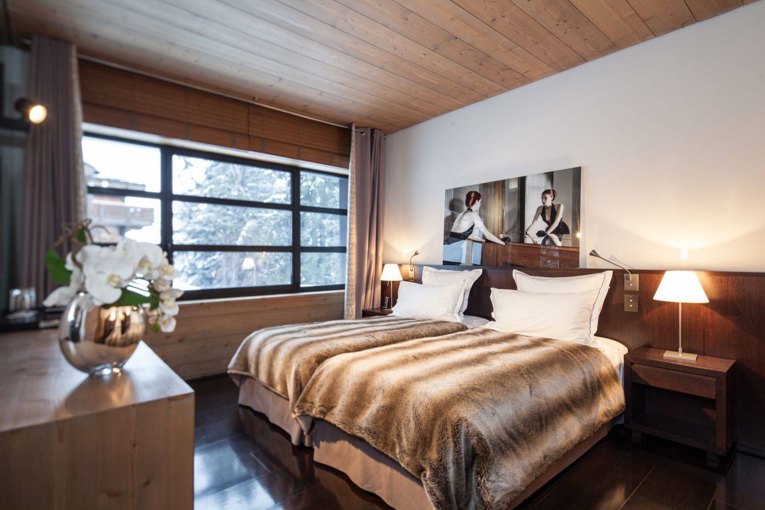 chalet-giselle-twin-bedroom-modern-stylish-elegant-interior-forest-views-luxury-courchevel1850