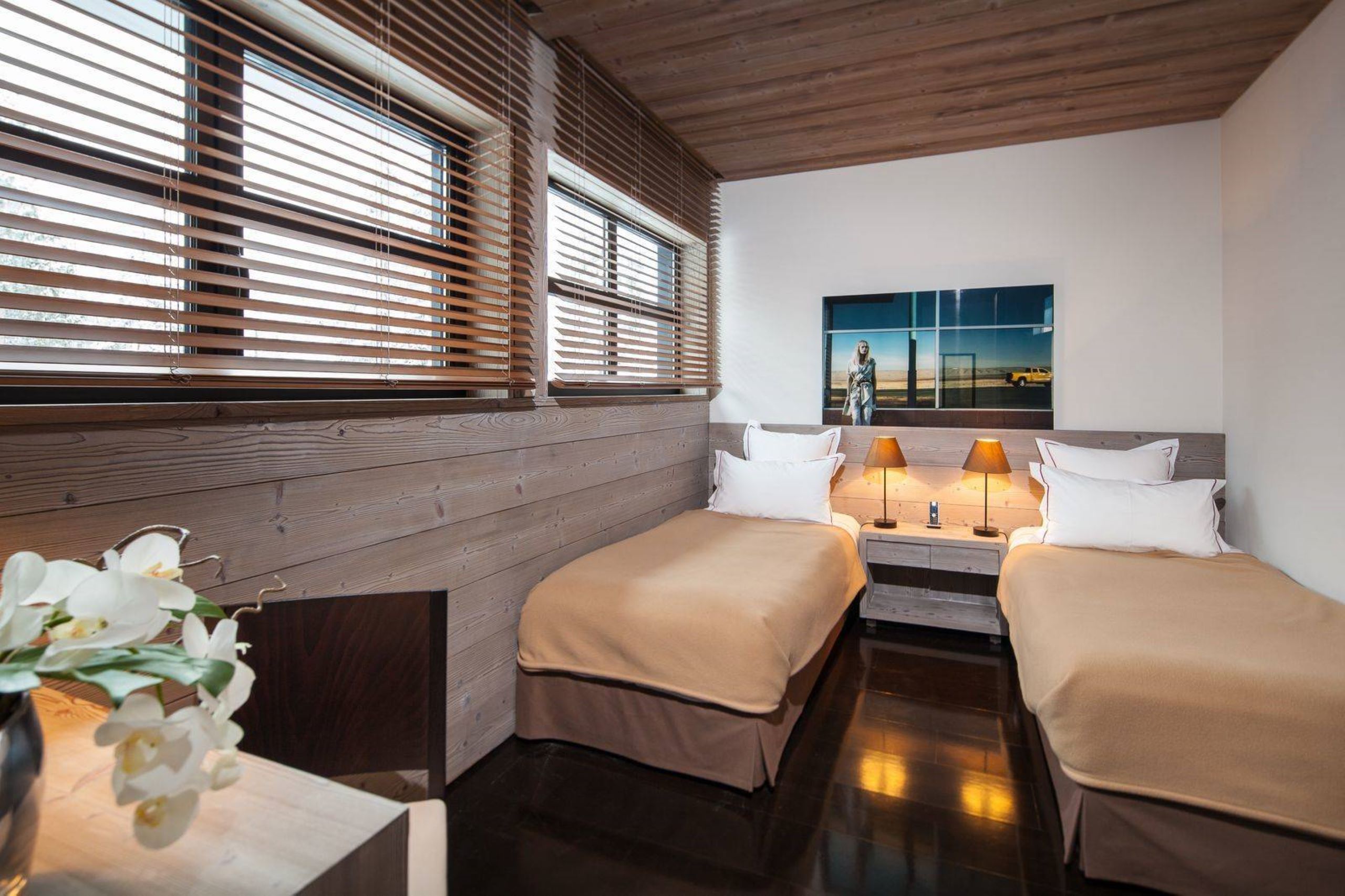 chalet-giselle-twin-bedroom-sleek-modern-alpine-design-luxury-courchevel1850