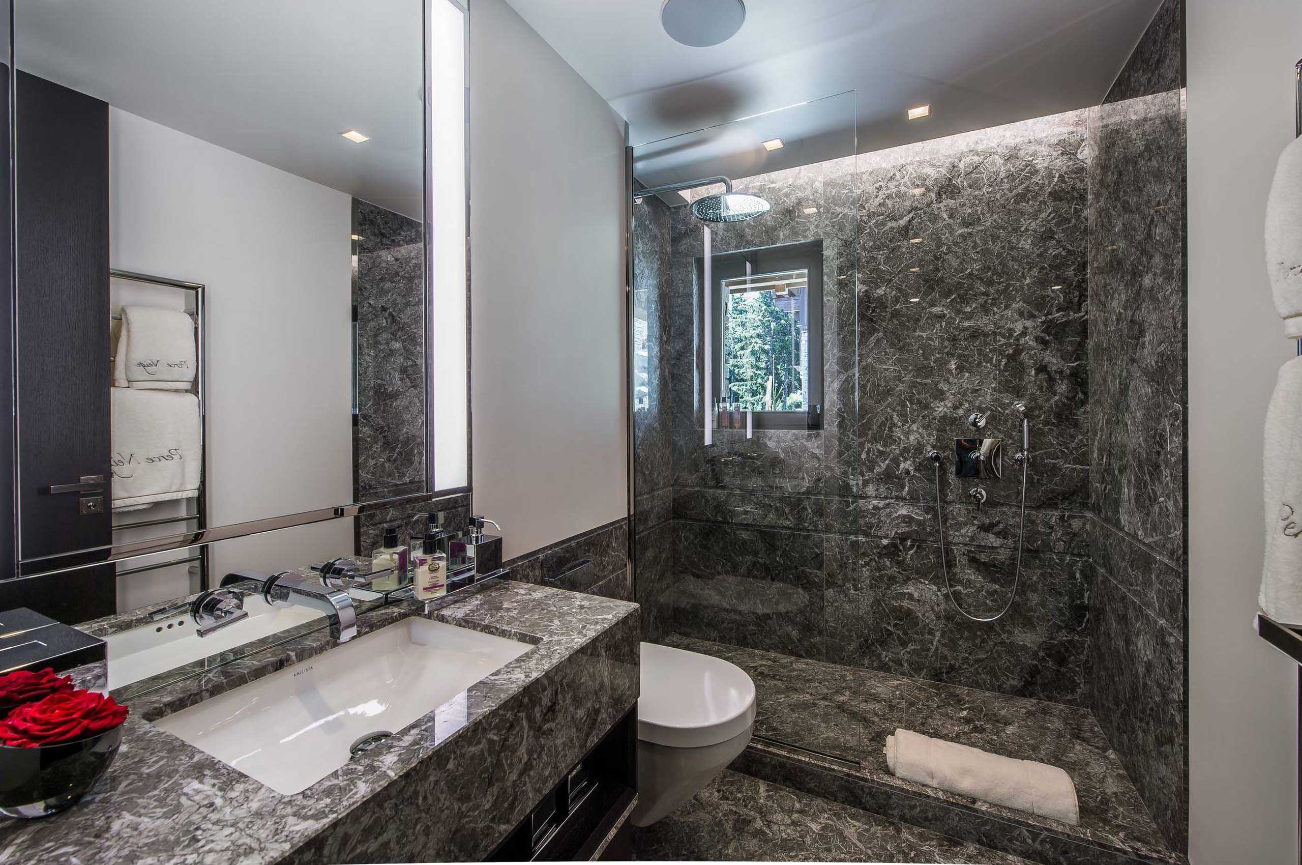 chalet-perce-bathroom-marble-modern-luxury-design-courchevel1850