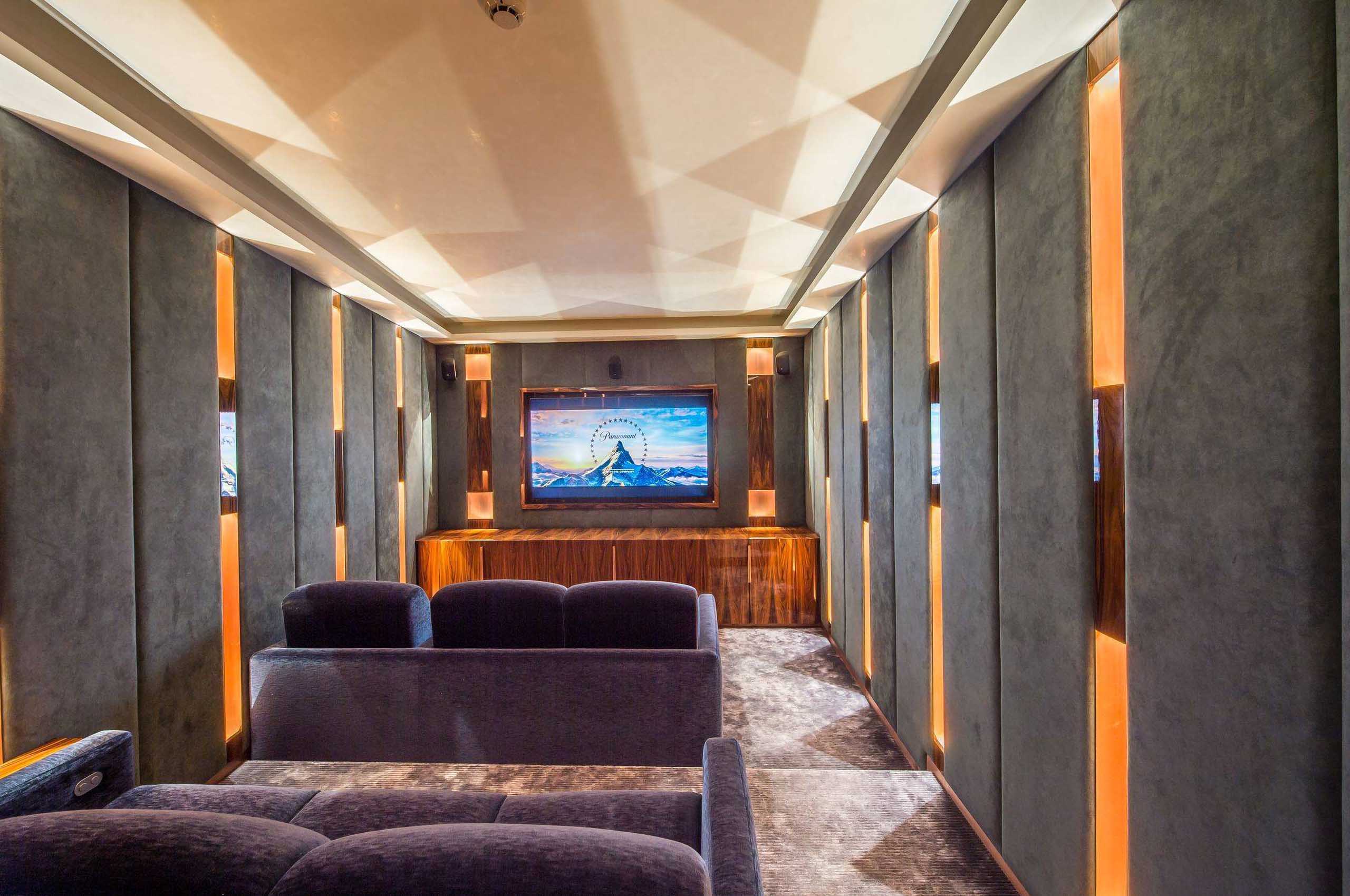 chalet-perce-cinemaroom-film-entertainment-hosting-luxury-modern-design-courchevel1850