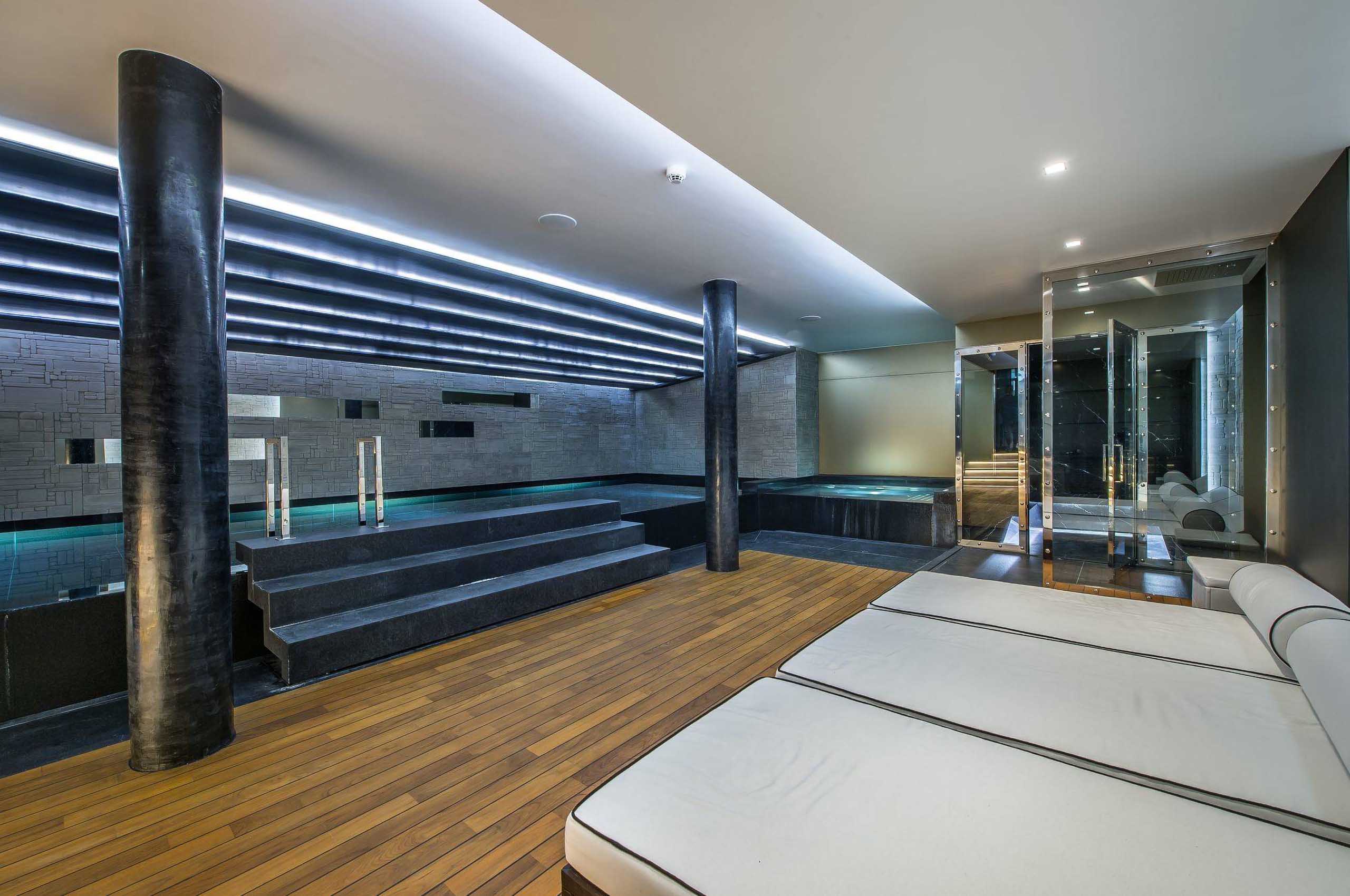 chalet-perce-indoorpool-spa-wellness-courchevel1850