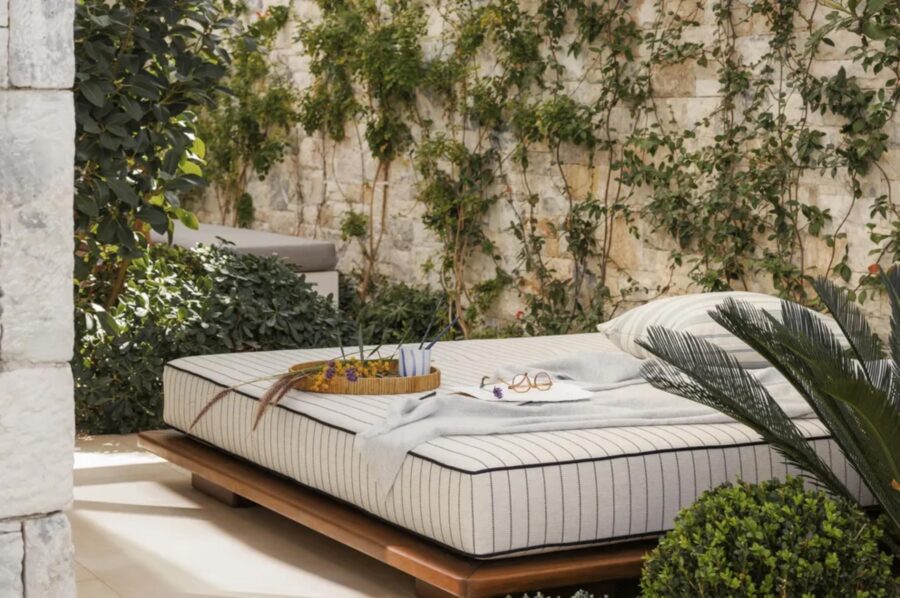 villa-astrid-day-bed-garden-tranquil-luxury-rental-retreat-athens