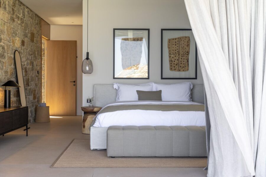 villa-august-bedroom-artwork-serene-mediterranean-design-luxury-mykonos