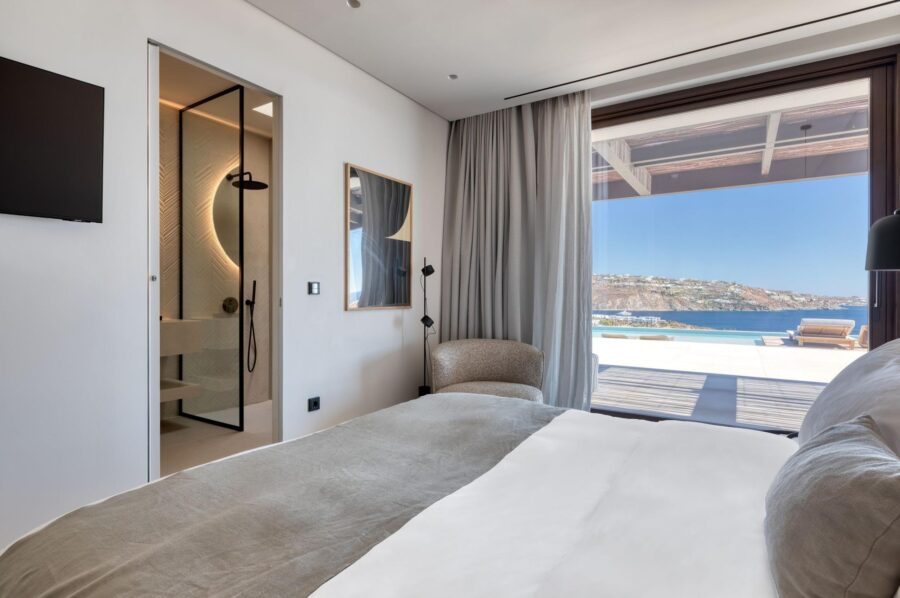 villa-august-bedroom-sea-views-ensuite-serene-tranquil-interiors-luxury-mykonos
