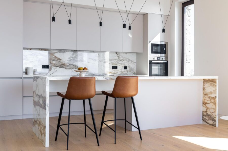 villa-august-kitchen-breakfast-bar-sleek-marble-modern-design-luxury-mykonos