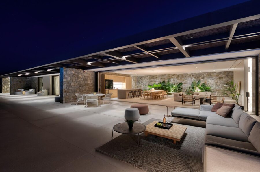 villa-august-terrace-alfresco-lounge-indoor-outdoor-living-openplan-luxury-mykonos