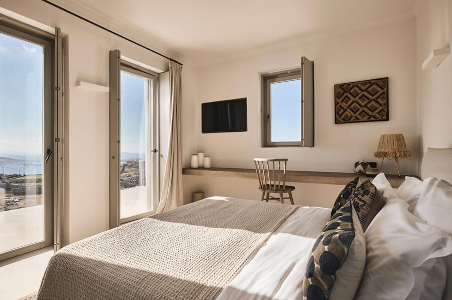 villa-daphne-bedroom-desk-sea-view-terrace-access-luxury-design-mykonos