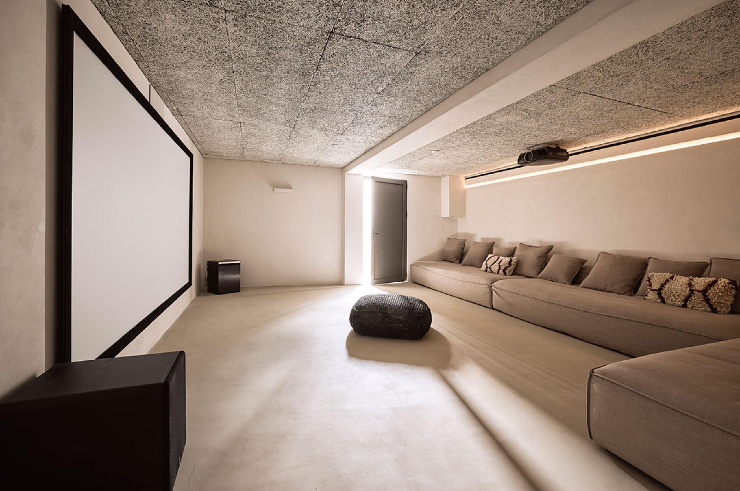 villa-daphne-cinema-room-film-night-movie-family-friendly-luxury-mykonos
