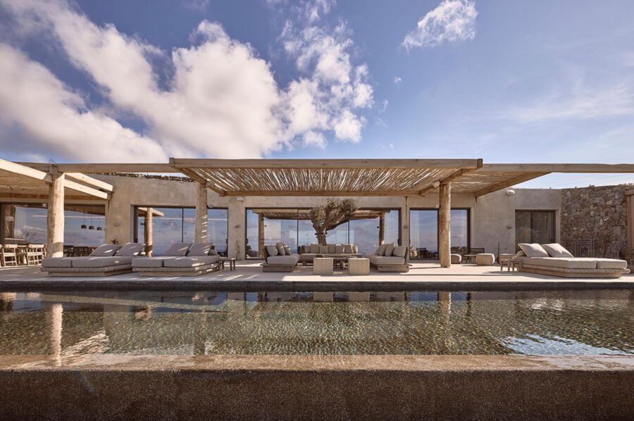 villa-daphne-infinity-swimming-pool-terrace-sunloungers-alfresco-lounge-luxury-mykonos