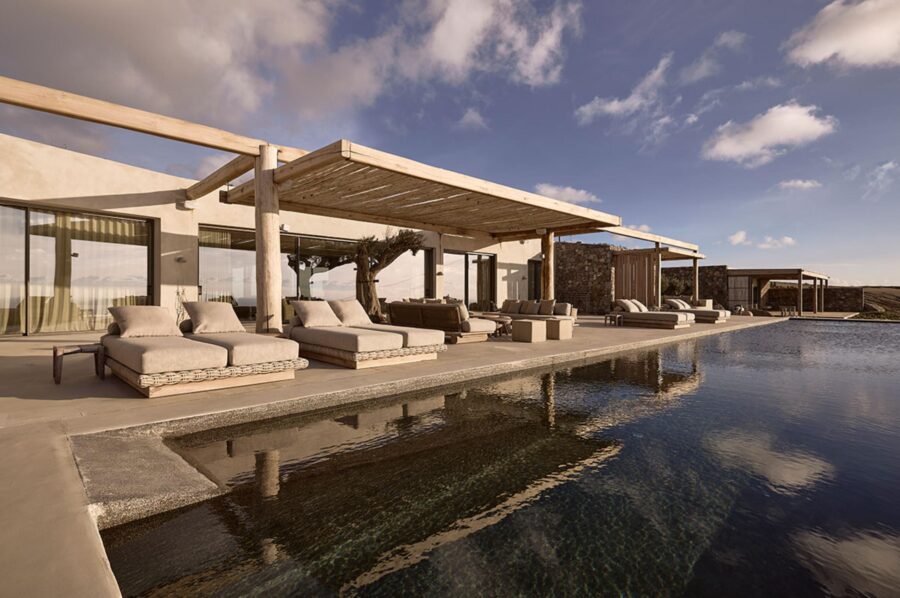 villa-daphne-infinity-swimming-pool-terrace-sunloungers-luxury-rental-retreat-mykonos