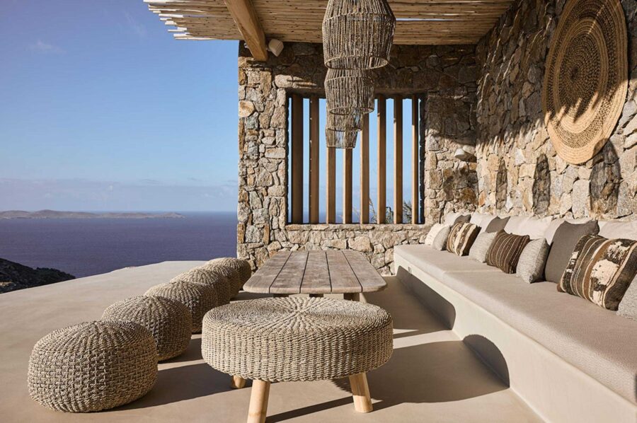 villa-daphne-outdoor-dining-area-veranda-seating-sea-views-luxury-mykonos