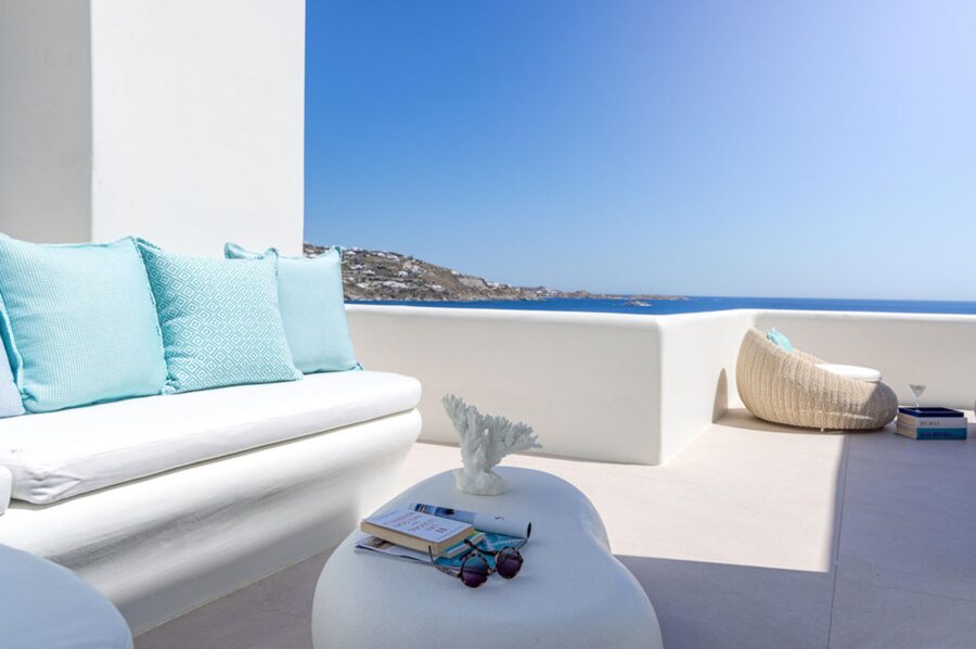 villa-diana-balcony-stunning-sea-views-luxury-mediterranean-rental-retreat-mykonos
